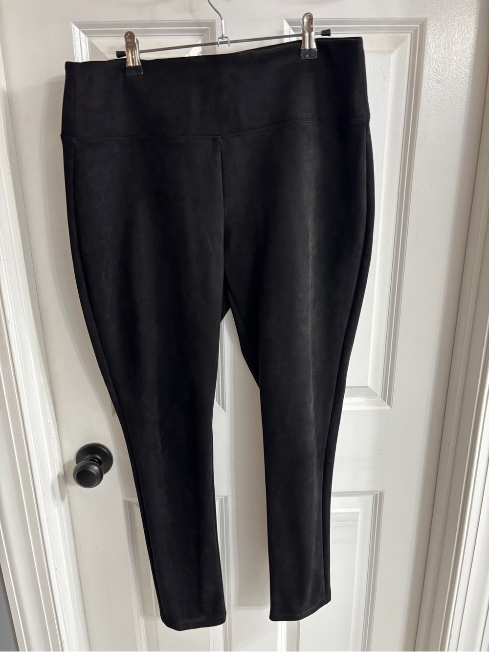 Apt. 9 Black High-Rise Ponte Leggings